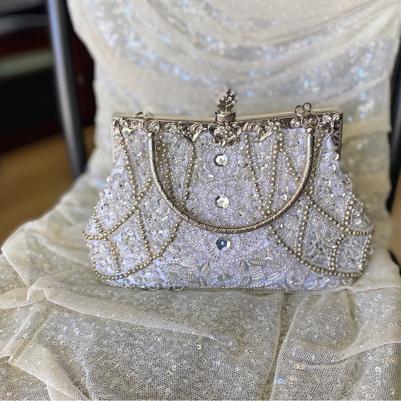 Elegant Silver Beaded Clutch with Crossbody Strap - Picture 13 of 14